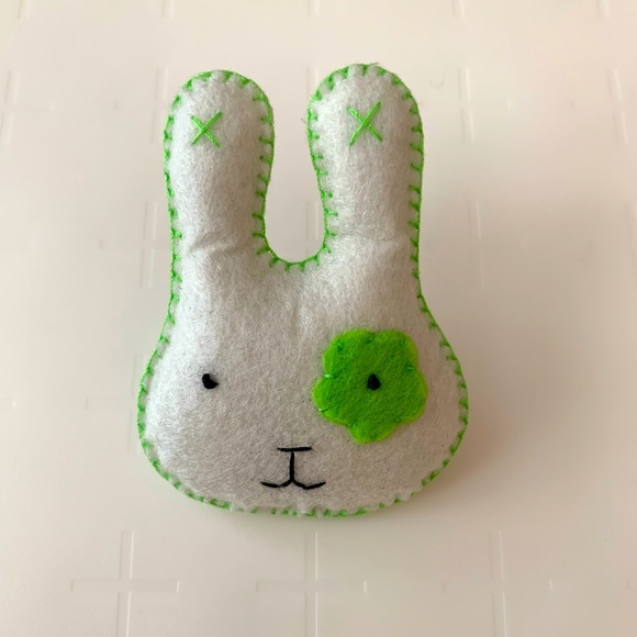 Handmade Heart/Flower/Grape/Rabbit Felt Pin/brooch NWOT - Picture 12 of 12